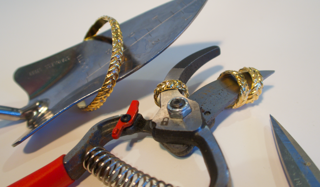 DAFIIRA Braid Diamond Bangle Bracelet